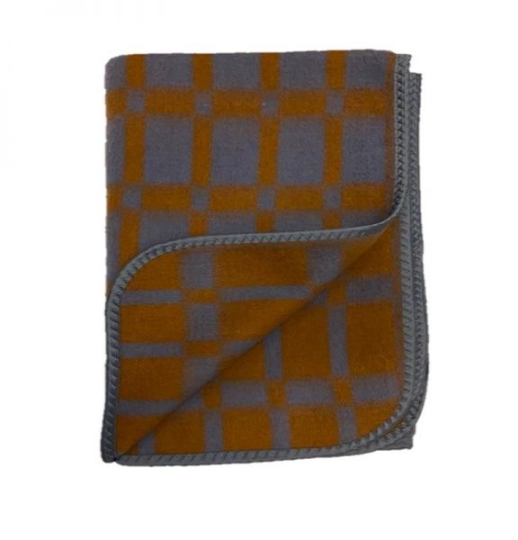 Д. Одеяло шерст, 72%-ш.,20% -п/э,8%-пан, 110х140, клетка, цв. оранж-сер.тесьма,пл.550г/м2 Пушкино